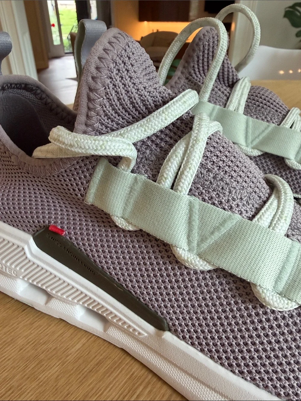 Women’s On Cloud Cloudeasy Sneakers Aloe/Heron size 9M